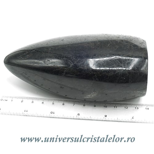 Sculptura turmalina neagra