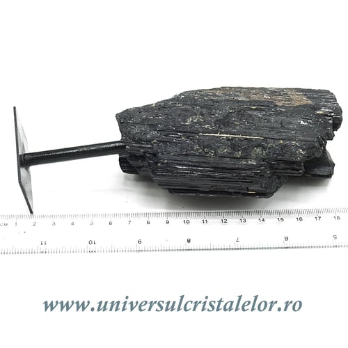 Turmalina pe suport de metal