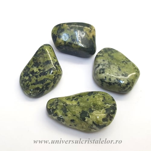 Serpentin piatra rulata