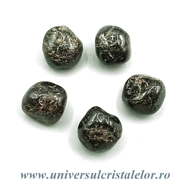 Granat brun piatra rulata