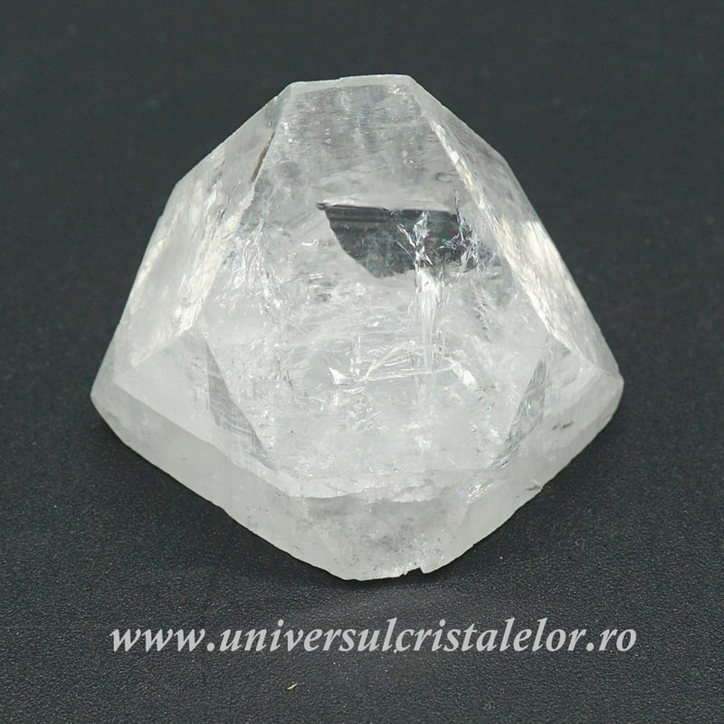 Piramida apofilit unicat m05