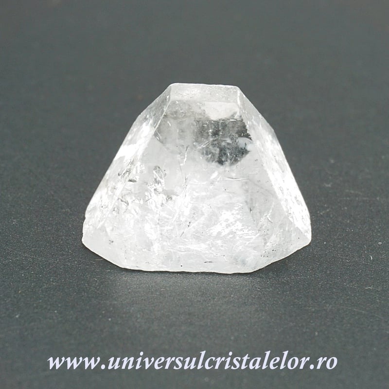 Piramida apofilit unicat m06