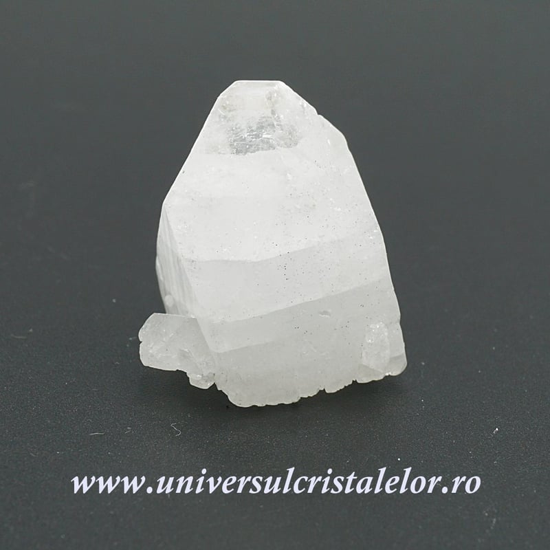 Piramida apofilit unicat m02