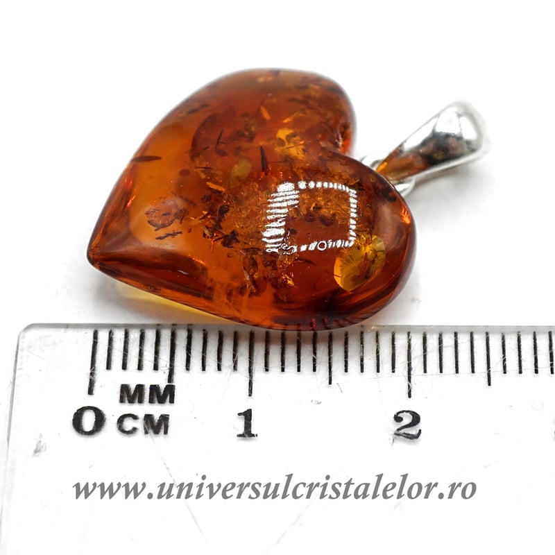 Pandantiv chihlimbar inima