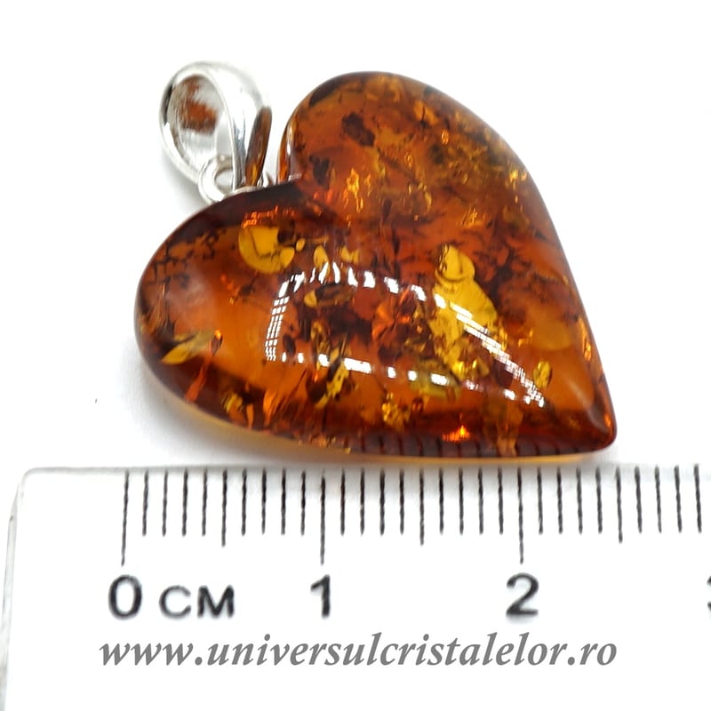 Pandantiv chihlimbar inima