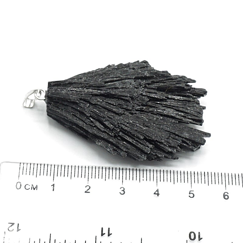 Pandantiv cianit negru