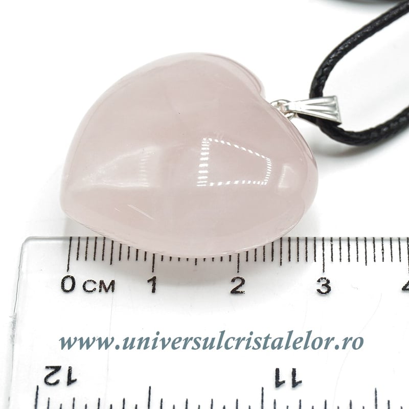 Pandantiv cuart roz inima cu snur si cutie