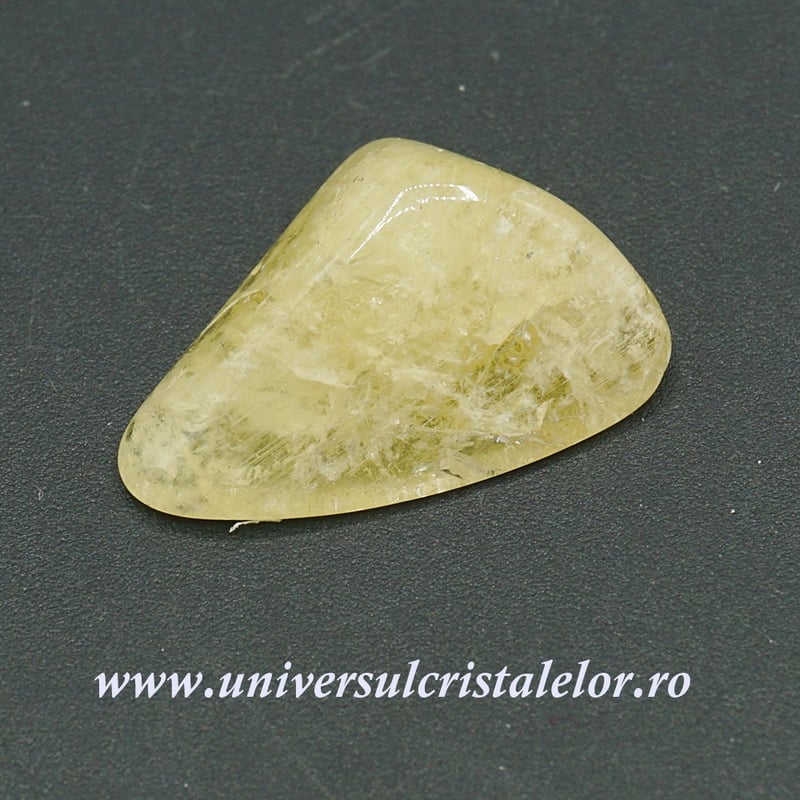 Danburit galben piatra rulata