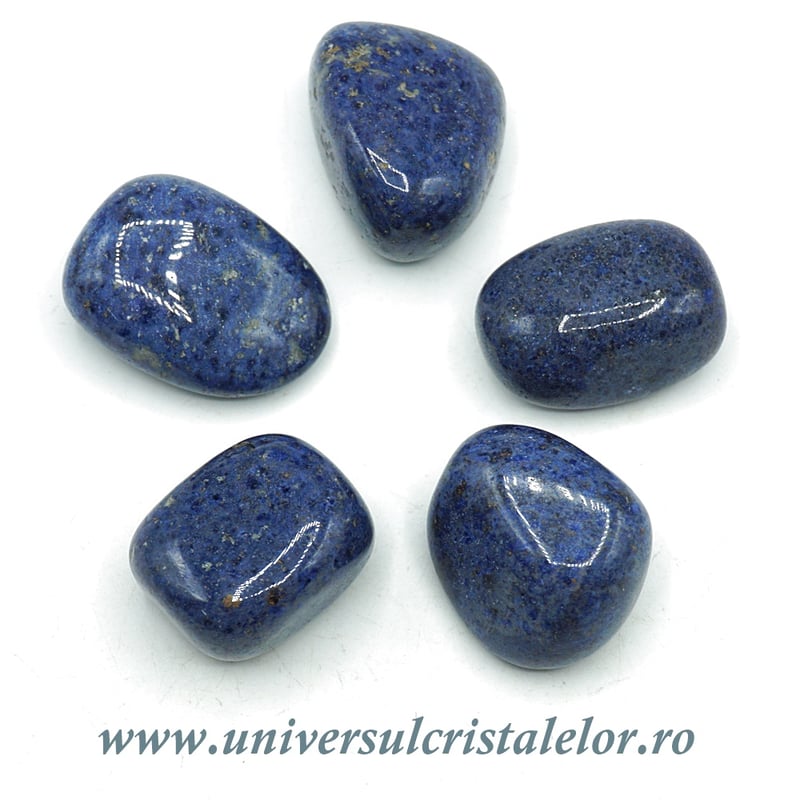Dumortierit piatra rulata