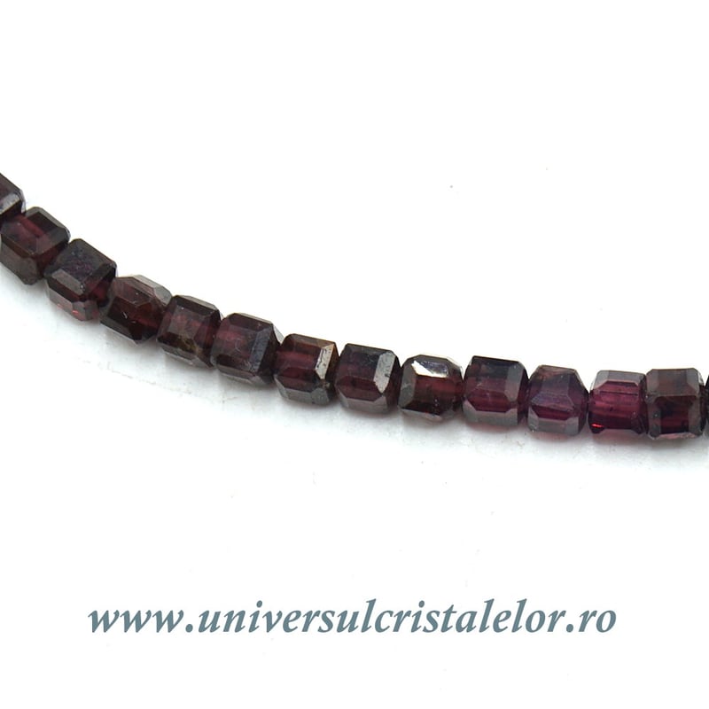 Colier granat cub fatetat - 2,8 mm