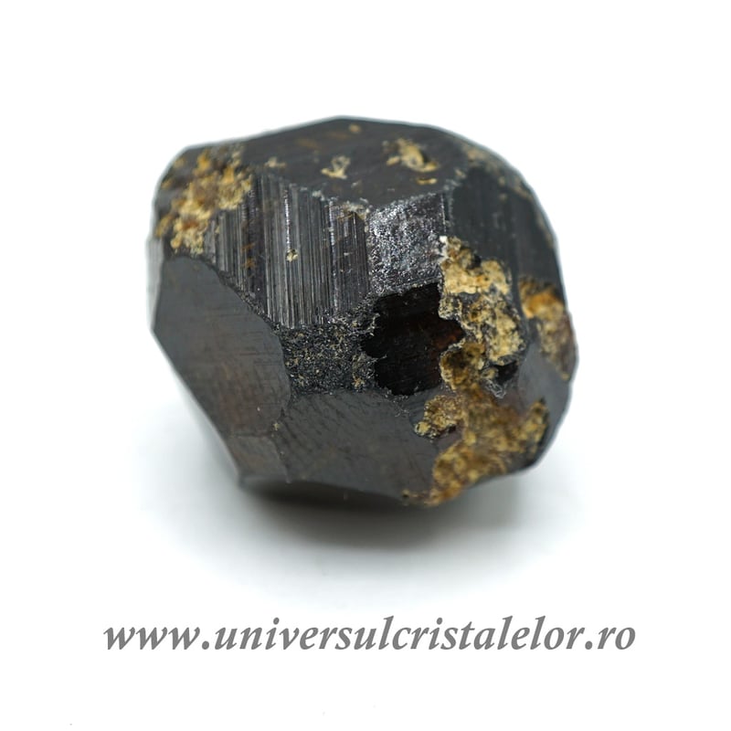 Granat negru ( melanit )