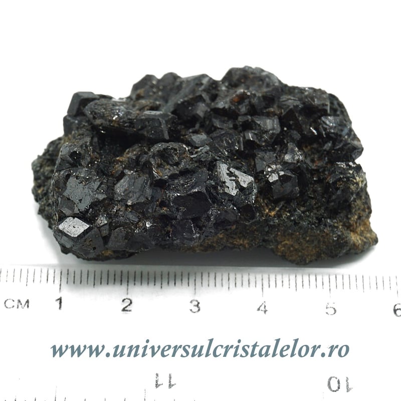 Granat negru ( melanit )