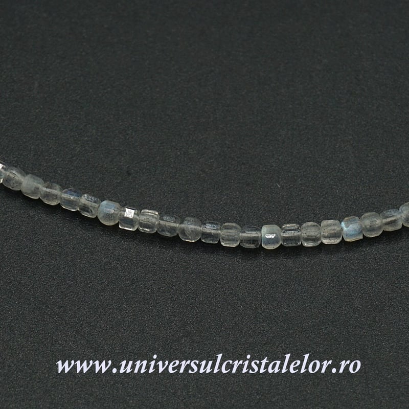 Colier labradorit cub fatetat - 2,5mm