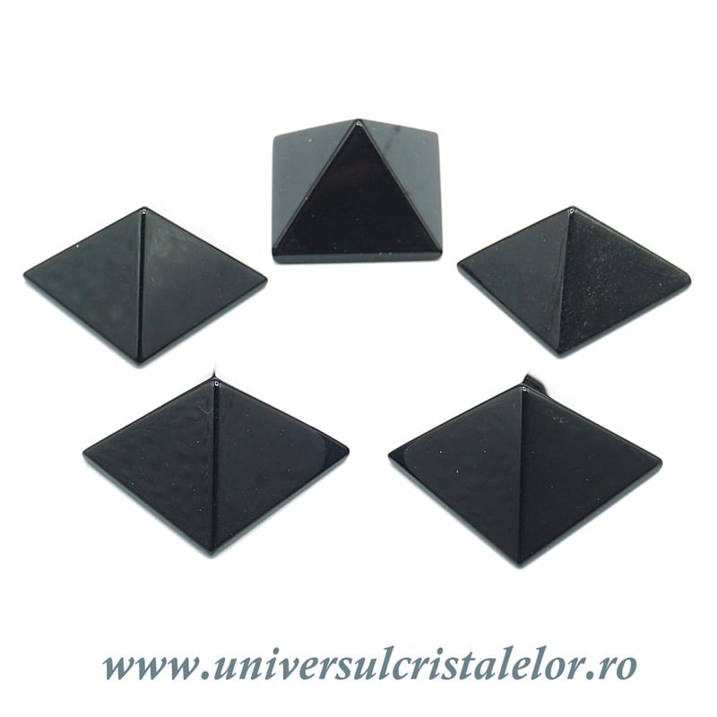 Piramida obsidian negru