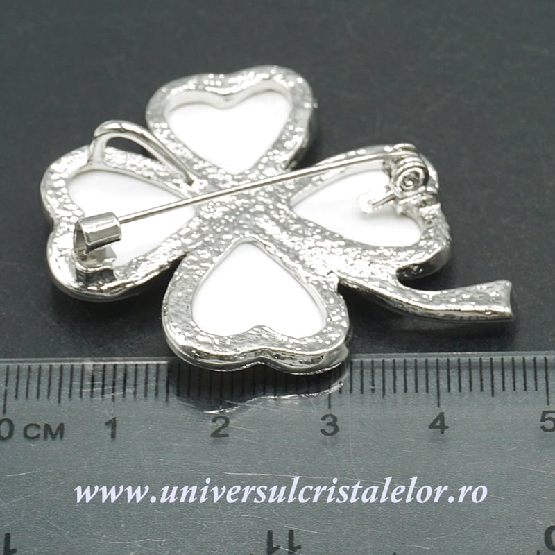 Brosa pandantiv trifoi