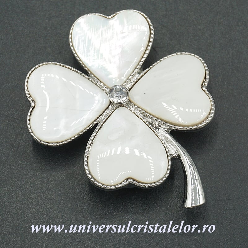 Brosa pandantiv trifoi