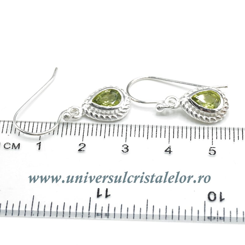 Cercei peridot fatetat oval