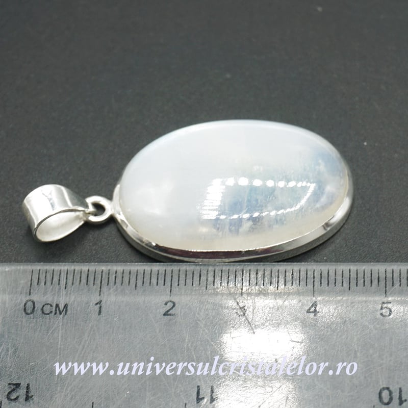 Pandantiv piatra lunii