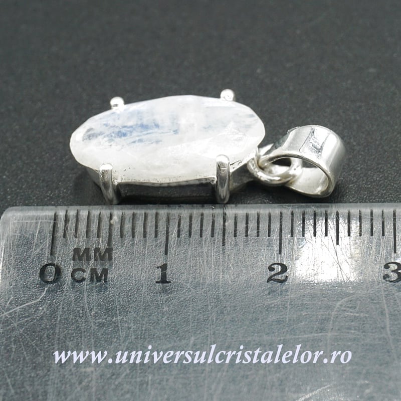 Pandantiv piatra lunii