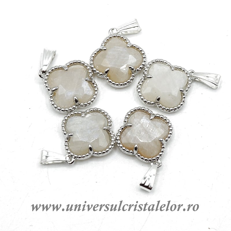 Pandantiv piatra lunii trifoi