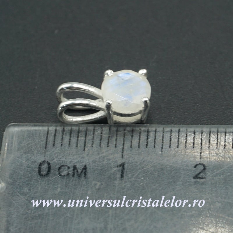 Pandantiv piatra lunii