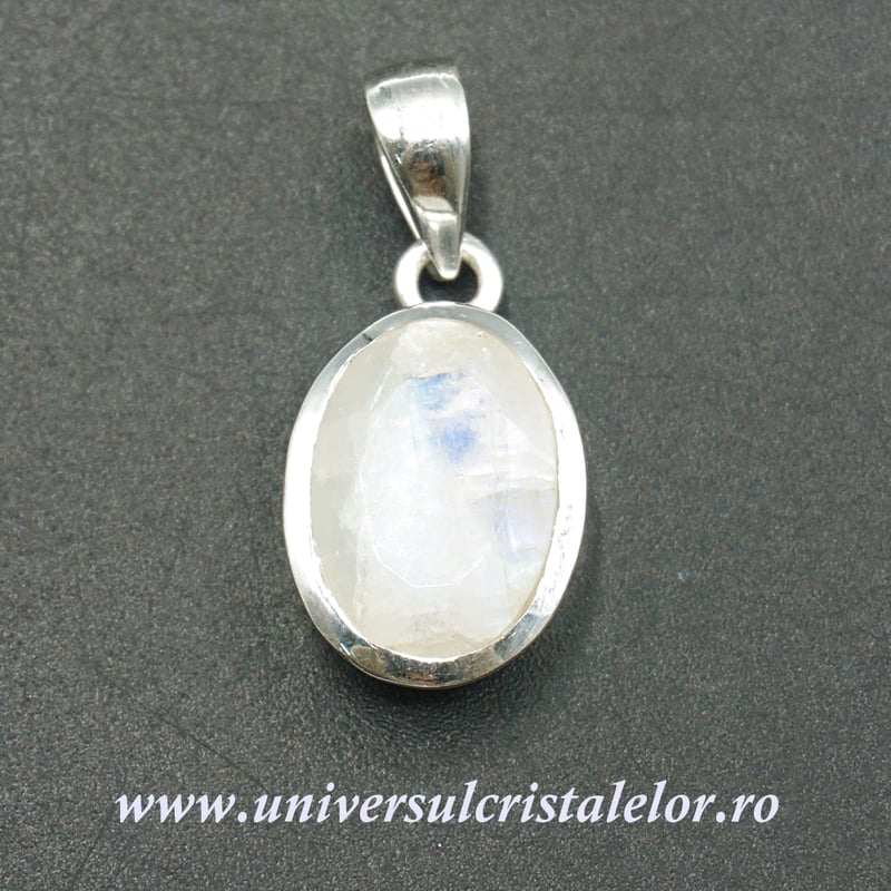 Pandantiv piatra lunii