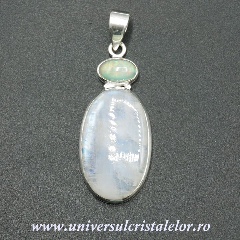 Pandantiv piatra lunii