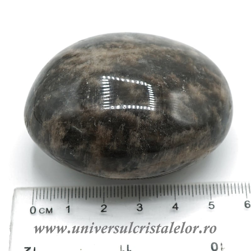 Piatra lunii rosie polisata