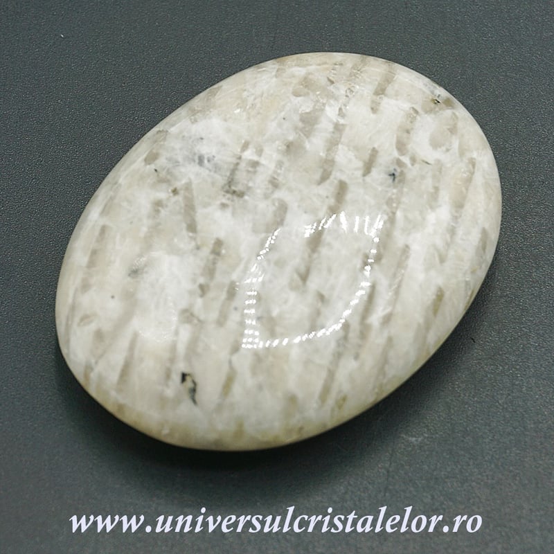 Piatra lunii polisata