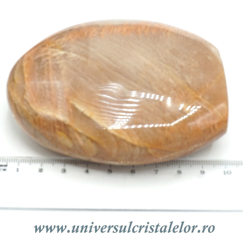 Sculptura piatra lunii piersica