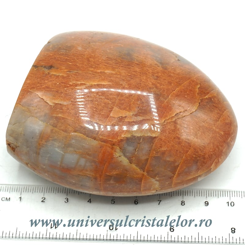 Sculptura piatra lunii piersica