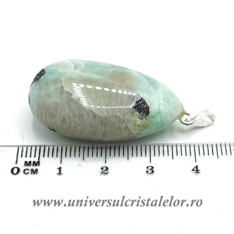 Pandantiv piatra lunii verde