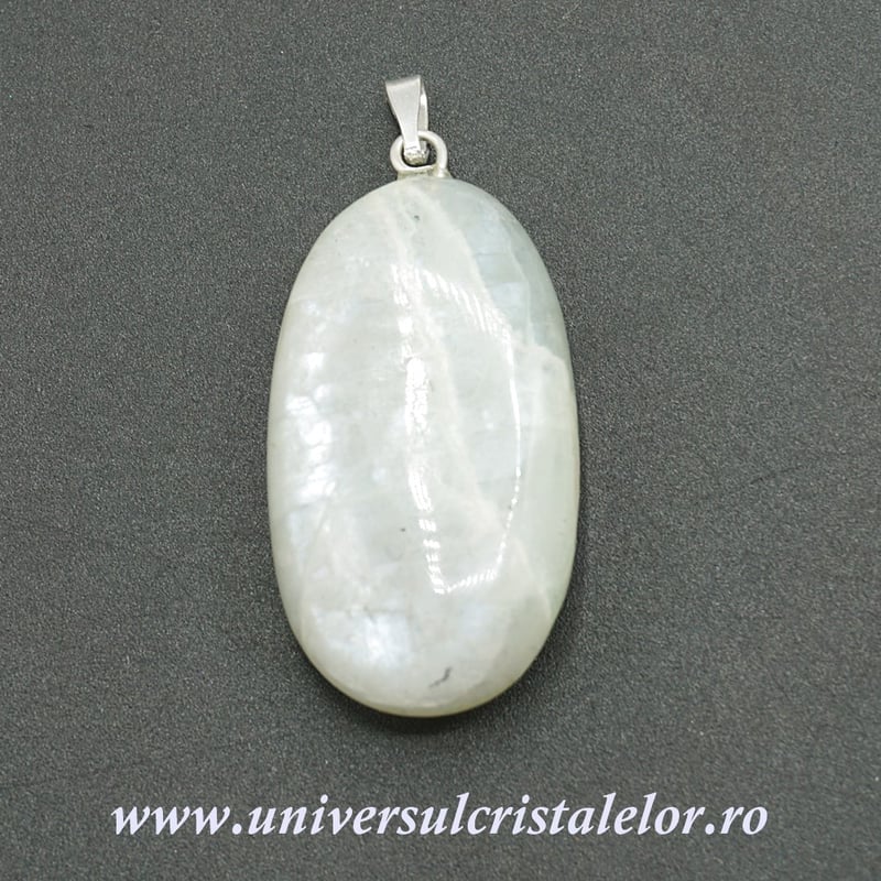 Pandantiv piatra lunii verde