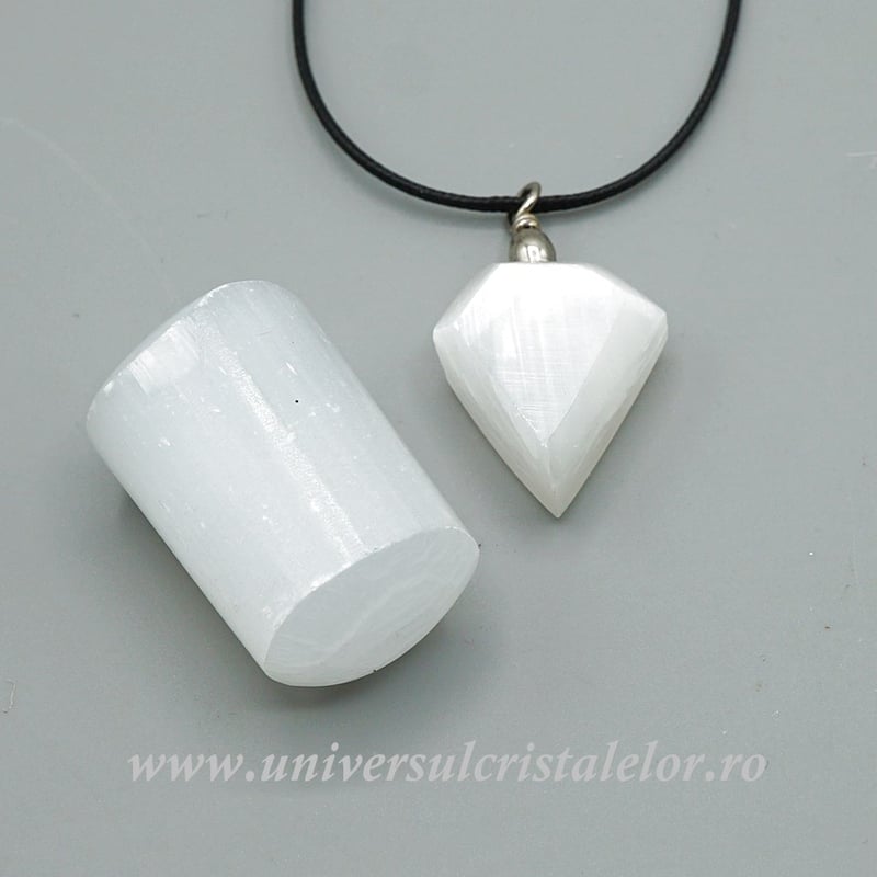 Set selenit ( pandantiv plus piatra rulata )
