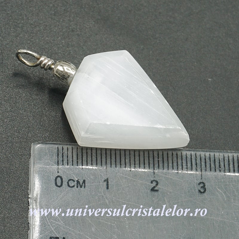 Pandantiv selenit sageata