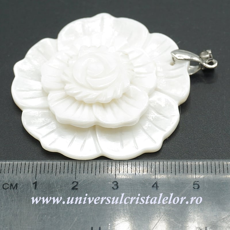 Pandantiv sidef floare