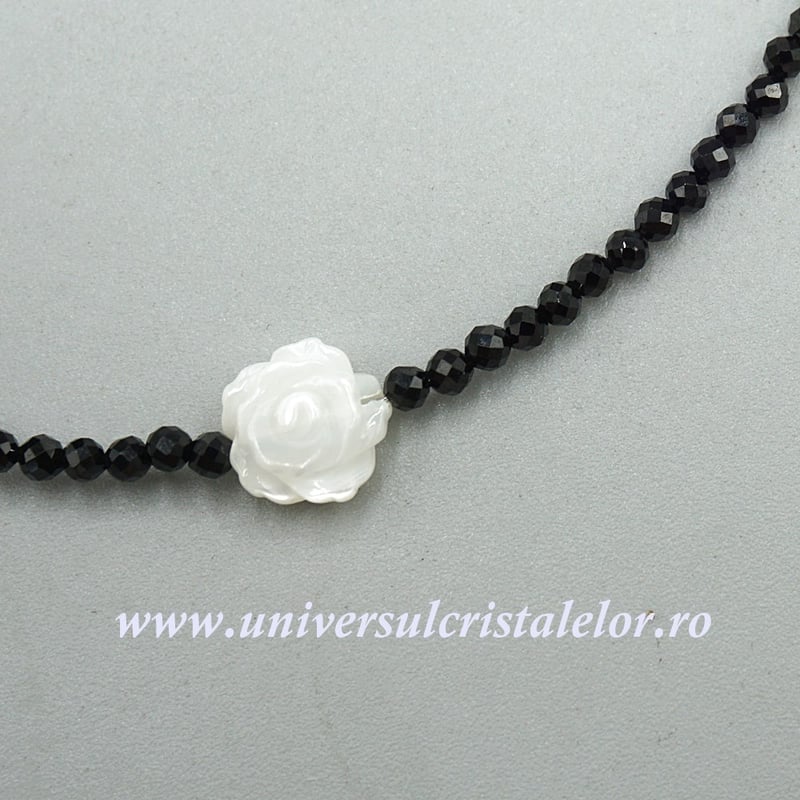 Colier spinel cu sidef trandafir