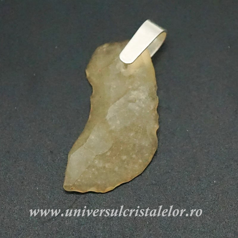 Pandantiv tectita aurie