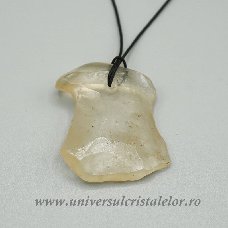 Pandantiv tectita aurie