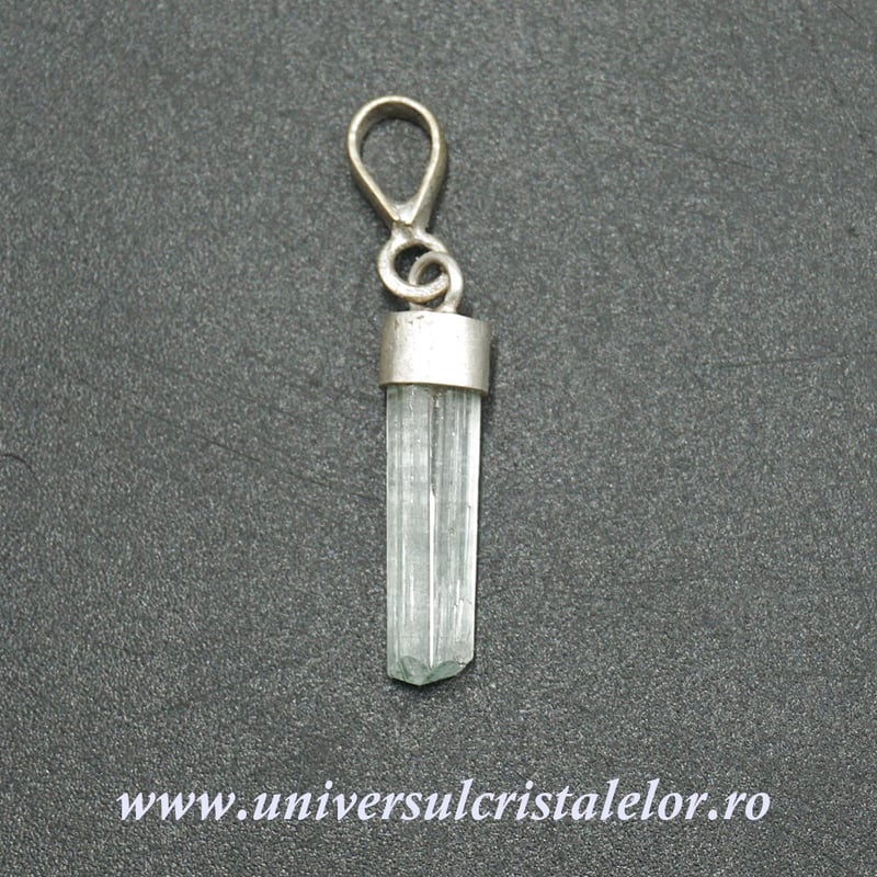 Pandantiv turmalina albastra