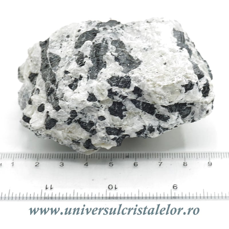 Turmalina neagra in cuart