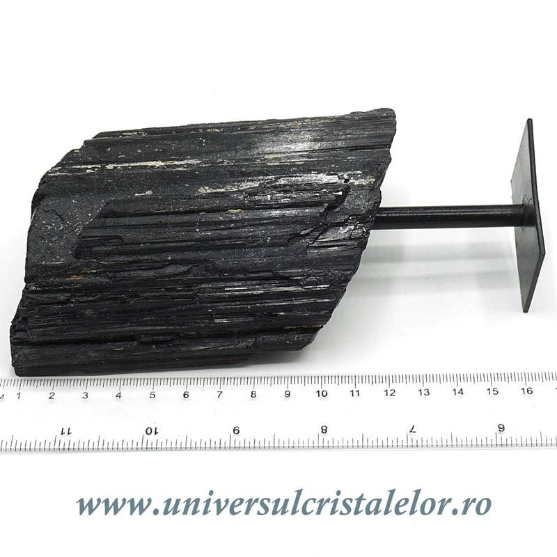 Turmalina pe suport de metal