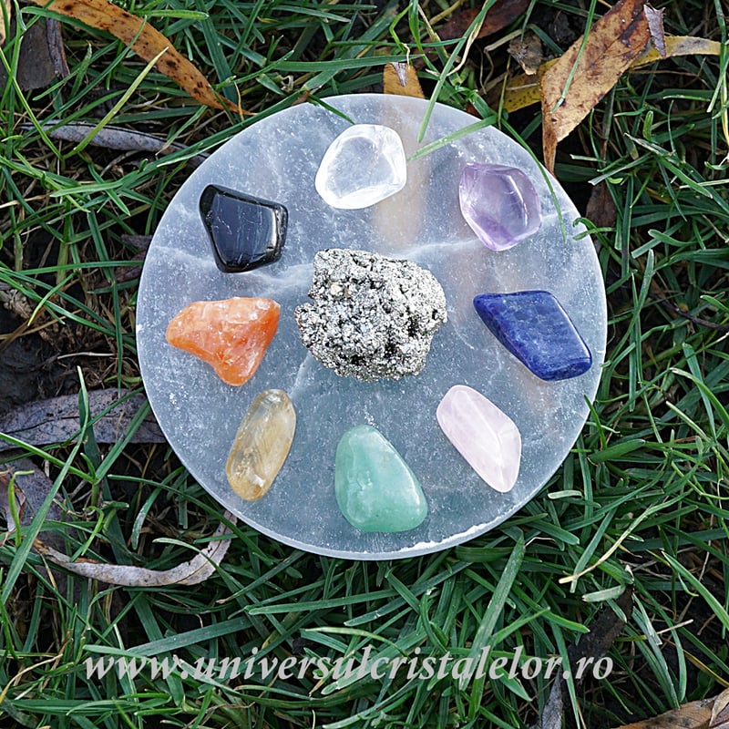 Set Selenit suport rotund cu pirita si pietre rulate (chakre)