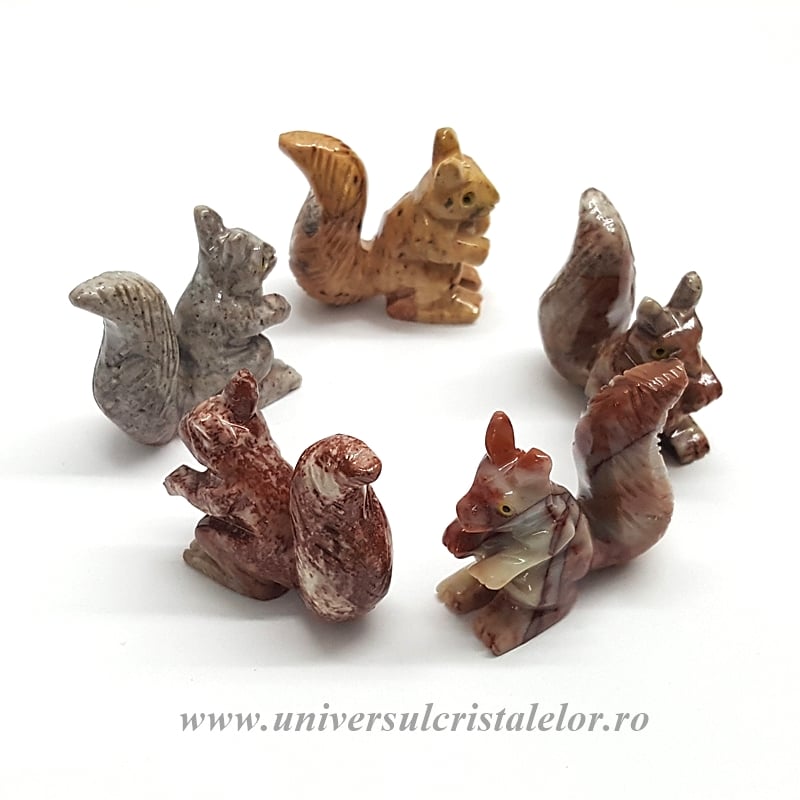 Figurina steatit veverita