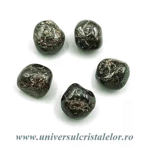 Granat brun piatra rulata Granat brun piatra rulata