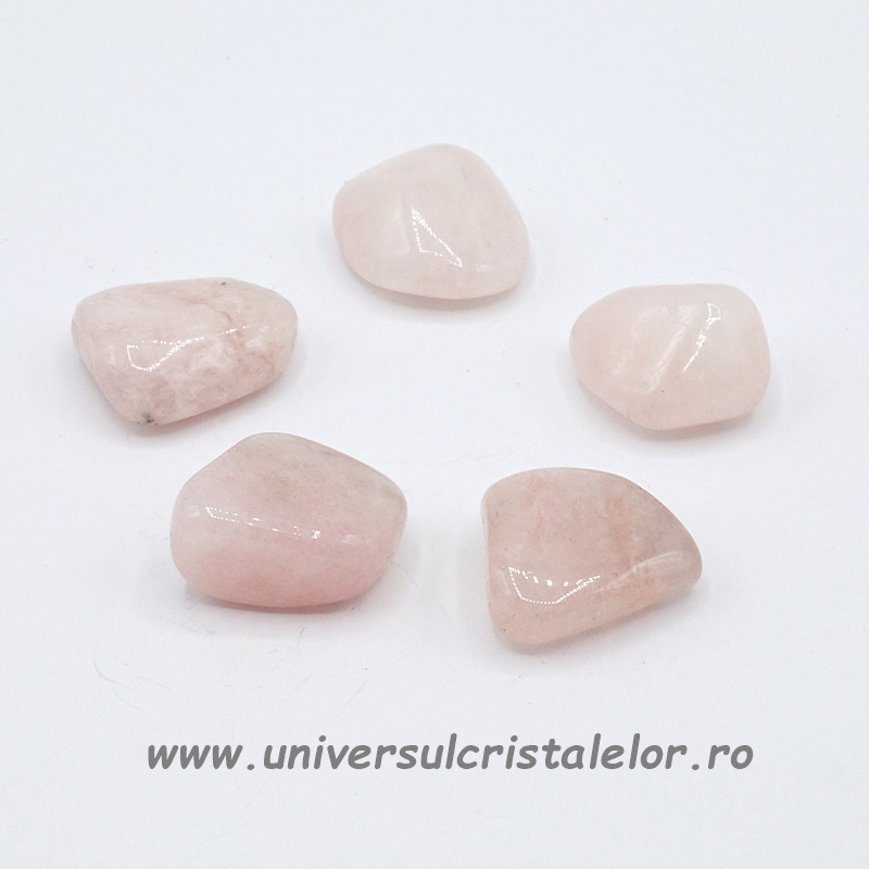Petalit roz piatra rulata Petalit roz piatra rulata
