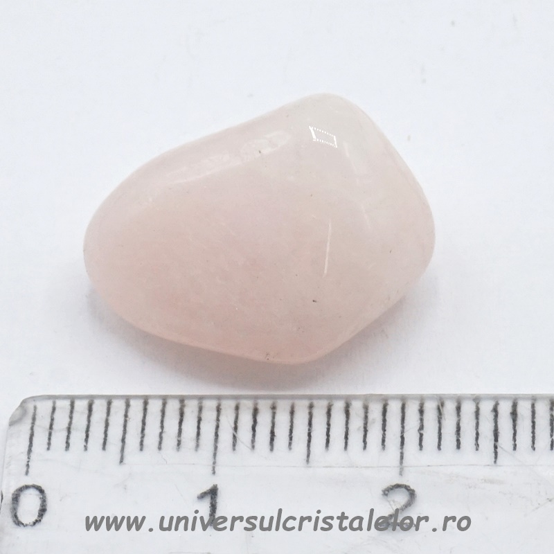 Petalit roz piatra rulata Petalit roz piatra rulata