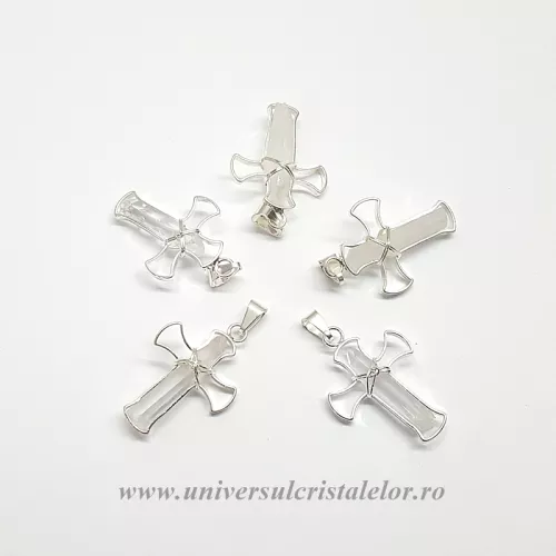 Pandantiv cristal de stanca cruciulita Pandantiv cristal de stanca cruciulita