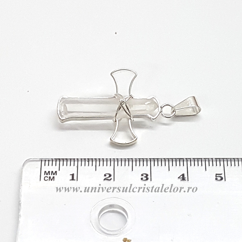 Pandantiv cristal de stanca cruciulita Pandantiv cristal de stanca cruciulita