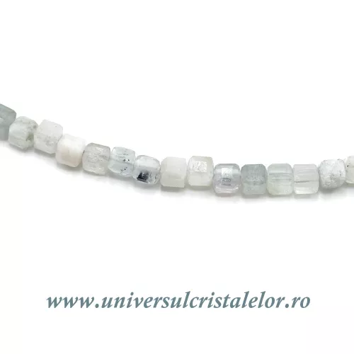 Colier acvamarin cub fatetat - 3mm Colier acvamarin cub fatetat - 3mm